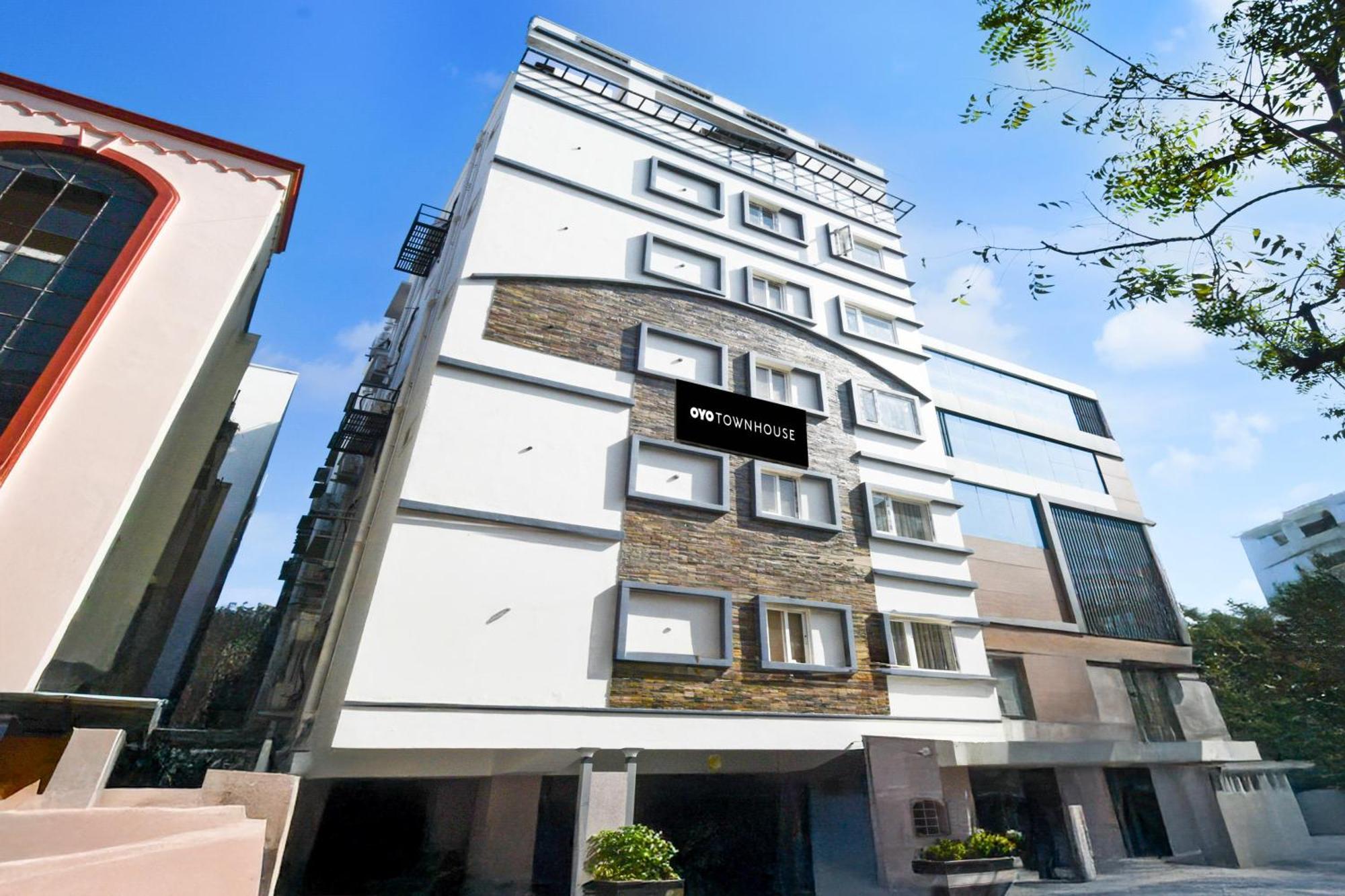 Townhouse Aarav Business Hotel Hyderabad Exterior photo