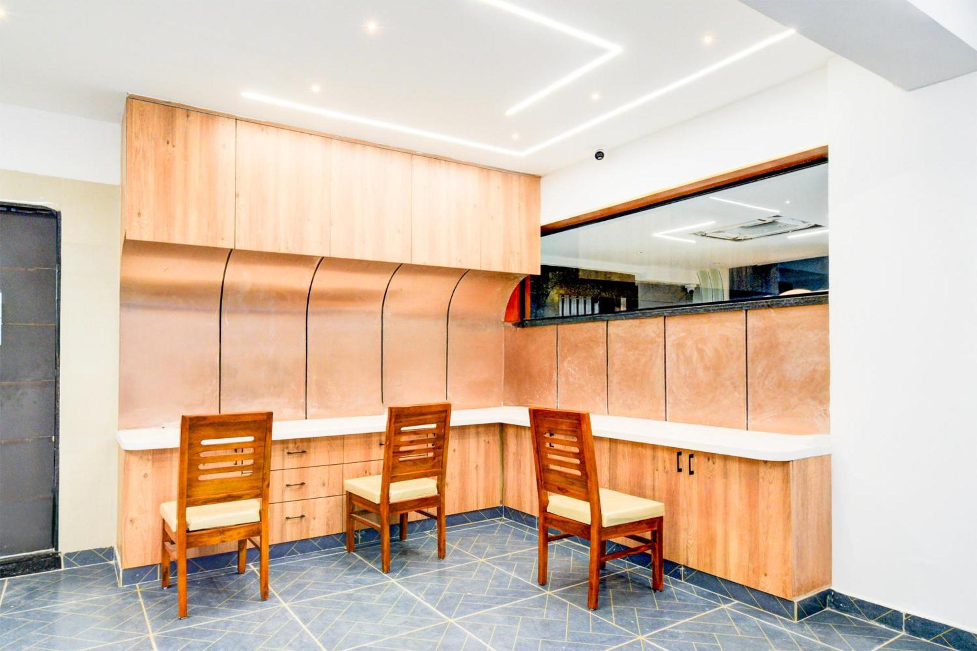Townhouse Aarav Business Hotel Hyderabad Exterior photo